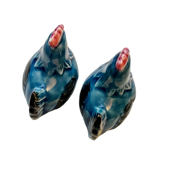 Vintage Rooster Salt and Pepper Shaker Set** - Picture 3 of 4